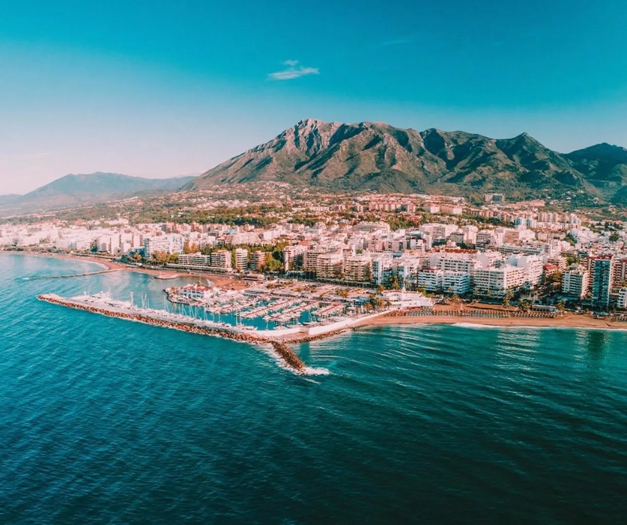 Urbanizacion Privada Apartment Marbella Homestay