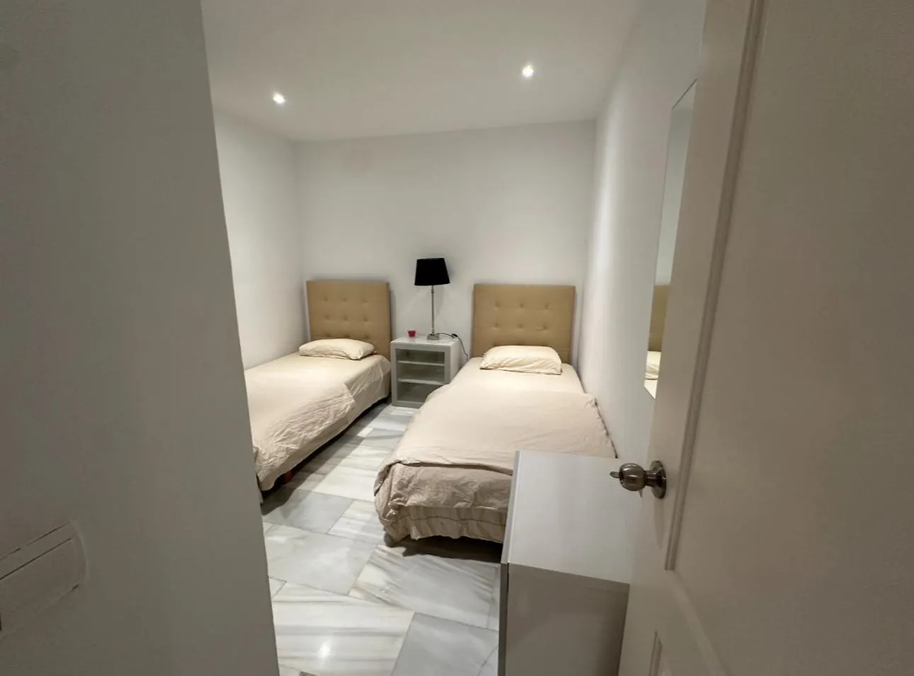 Homestay Urbanizacion Privada Apartment Marbella